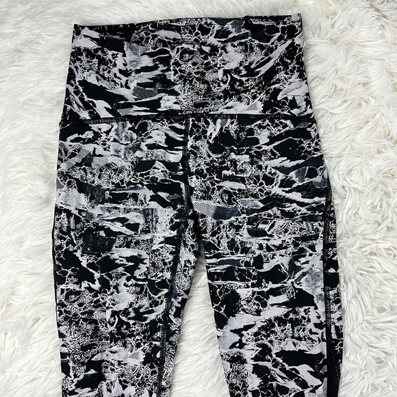 Lululemon Train Times 7/8 Pant (25" ) Interlaced Starlight Black / Black - Picture 2 of 7